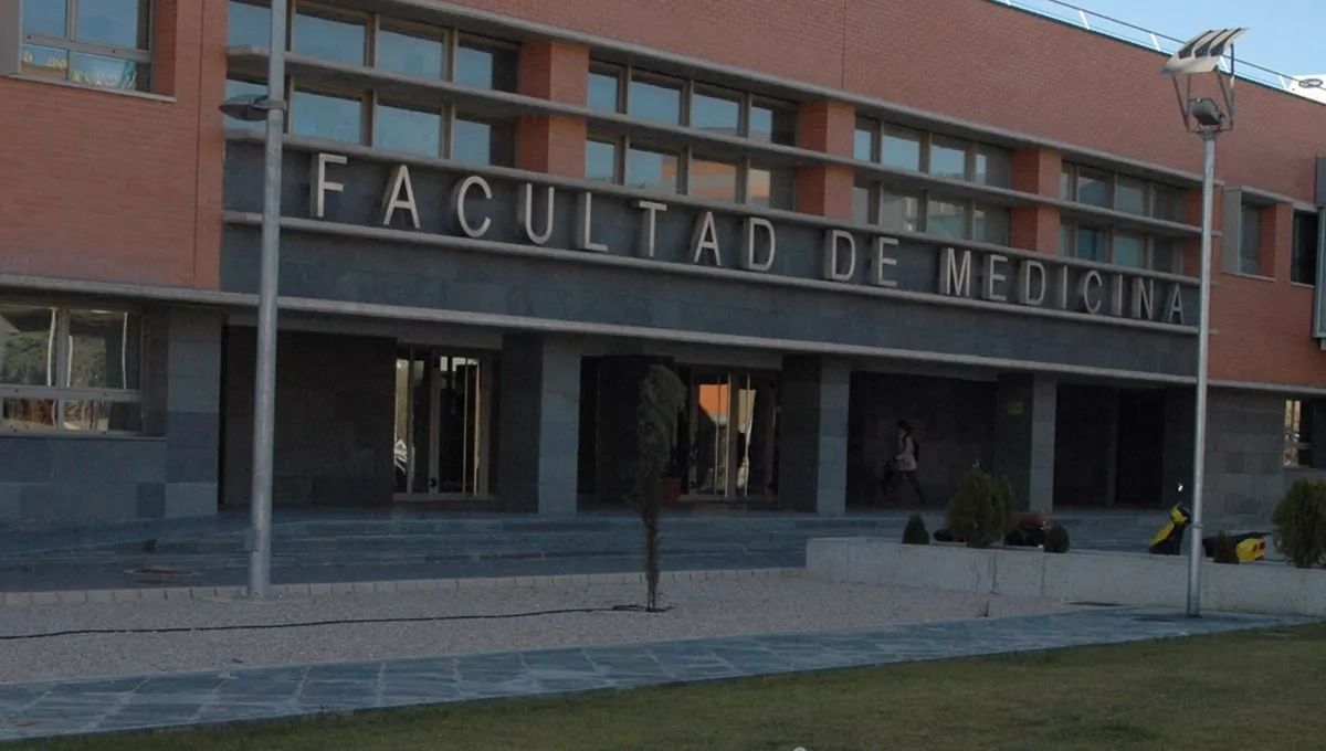 A Os De La Facultad Medicina Albacete