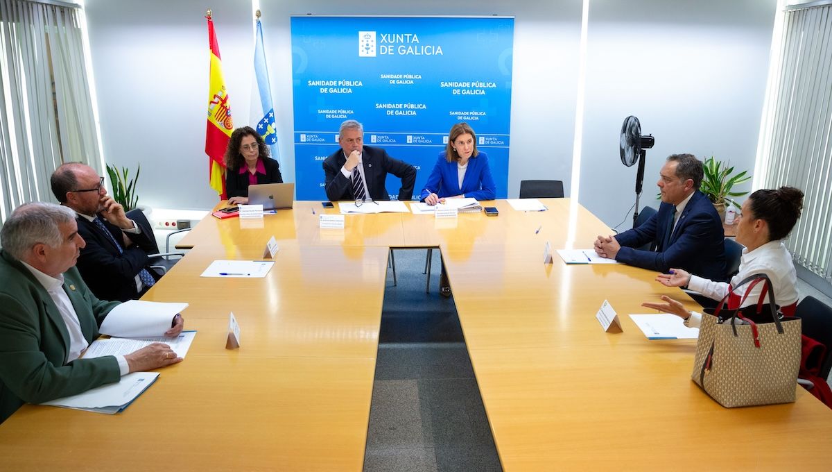 Gómez Caamaño en su reunión con los representantes de los Colegios Veterinarios de Galicia. (Foto: Xunta de Galicia)