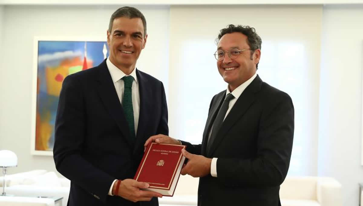 El Fiscal General del Estado con Pedro Sánchez en la presentación de la Memoria Anual. (Foto: Fiscalía General del Estado)