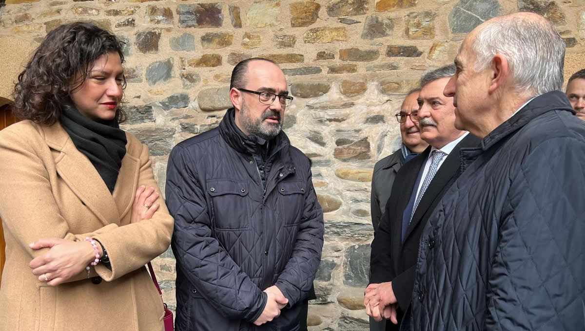 Reunión de García Lorente con Alcalde y Concejala de Ponferrada (Fuente: Colegio oficial de Dentistas de León)