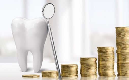 El Consejo de Dentistas reclama la restitución salarial de los odontólogos de la sanidad pública