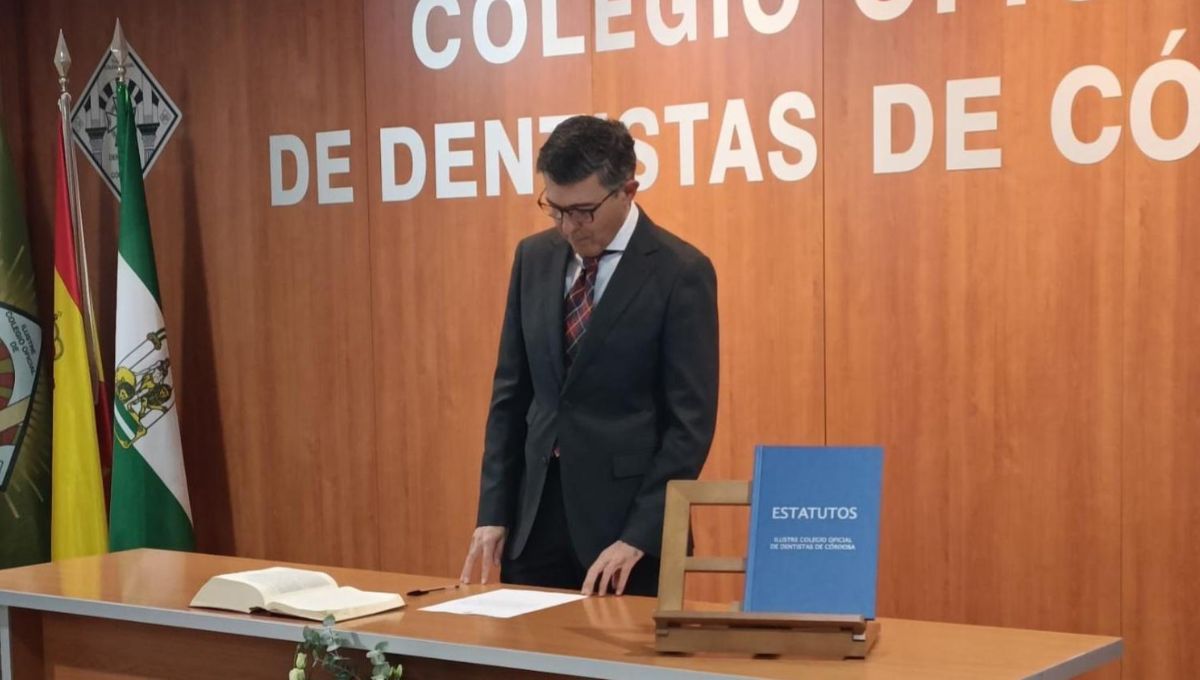 Federico Esparza Díaz en el nombramiento de su cargo como nuevo presidente del Colegio de Dentistas de Córdoba (Fuente: Codecor)