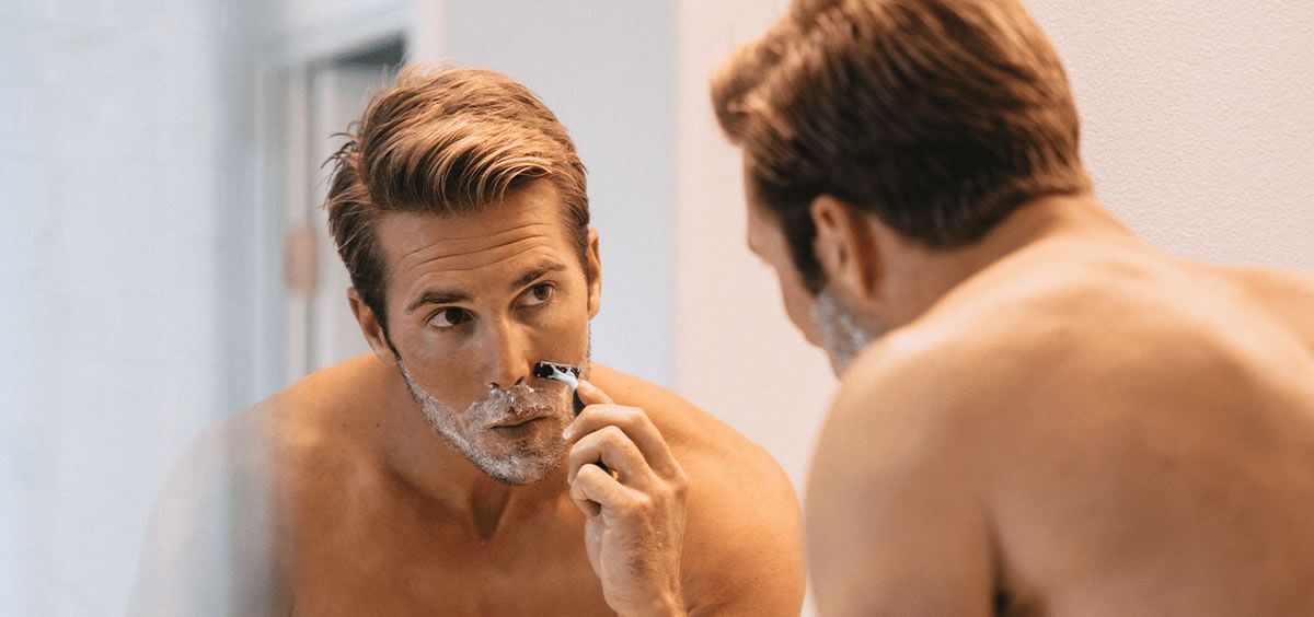 Cómo usar la crema de afeitar en el rostro?