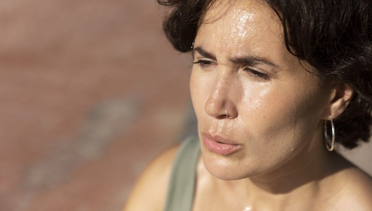 Sudor en el rostro de una mujer (Foto. Freepik)