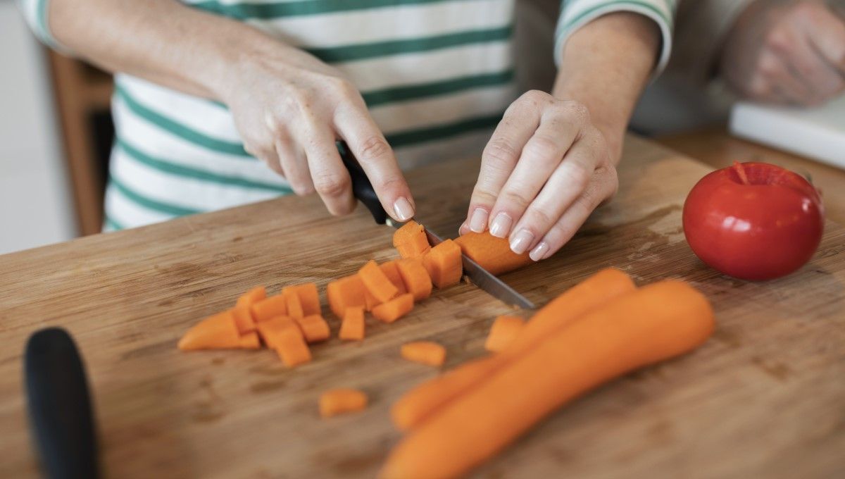 Zanahoria y tomate, dos de los superalimentos que ayudan a potenciar el bronceado (Foto. Freepik)