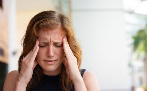 Adiós a la migraña: ¿sabes en qué consiste la cirugía para aliviar el dolor de cabeza?