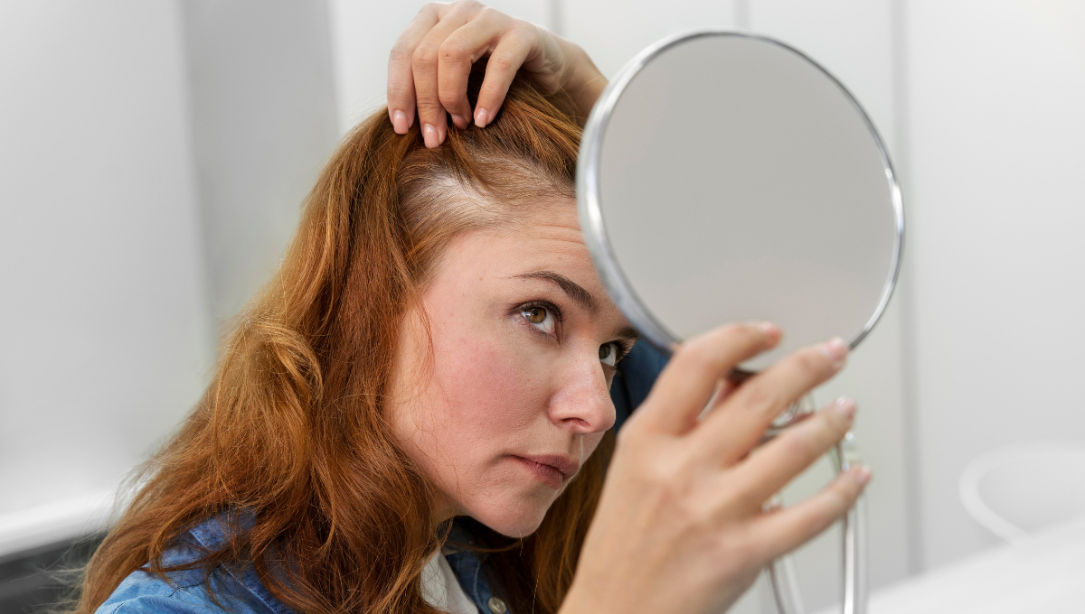 Las redes desmienten una polémica viral sobre caída de cabello (Foto. Freepik)