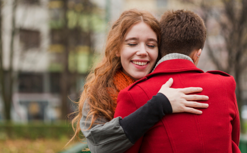 Más que un gesto: el contacto físico, clave para tu bienestar emocional