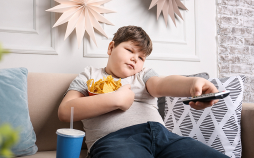 Meriendas poco saludables: el gran problema de la obesidad infantil