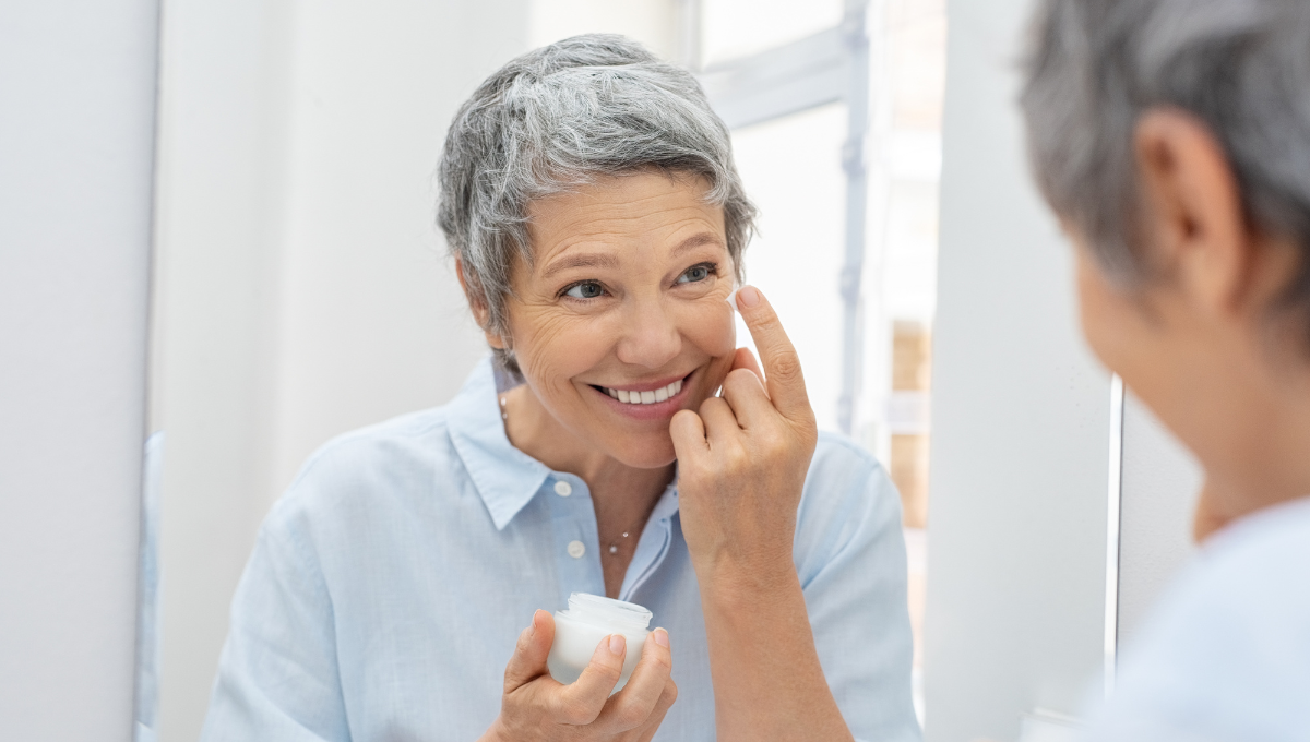 Las cremas antiedad ayudan a combatir los signos más visibles del envejecimiento (Foto. Canva)