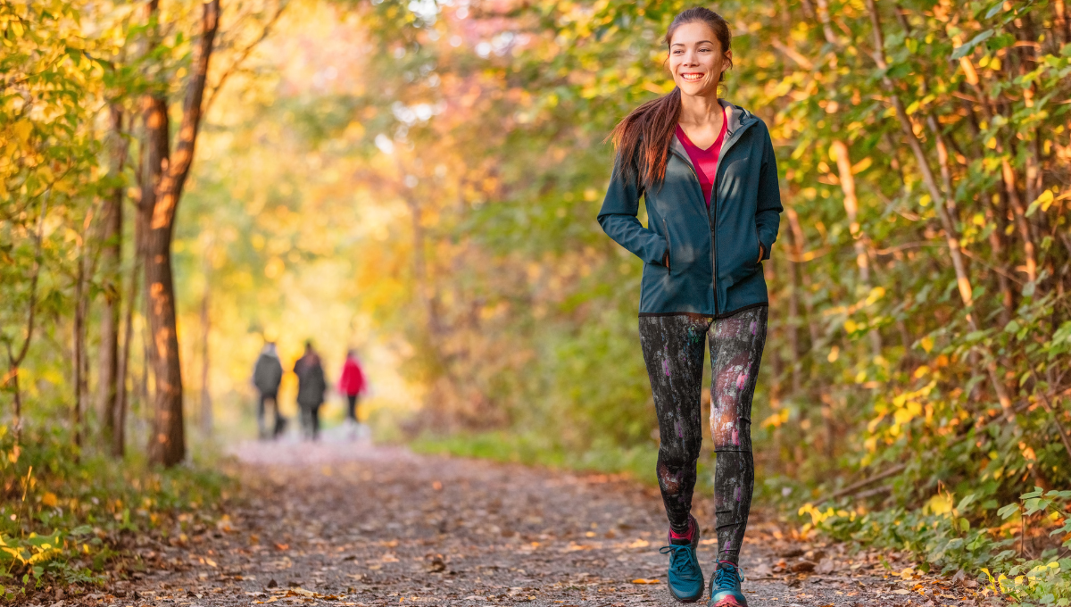 Caminar tiene incontables beneficios para la salud (Foto. Canva)