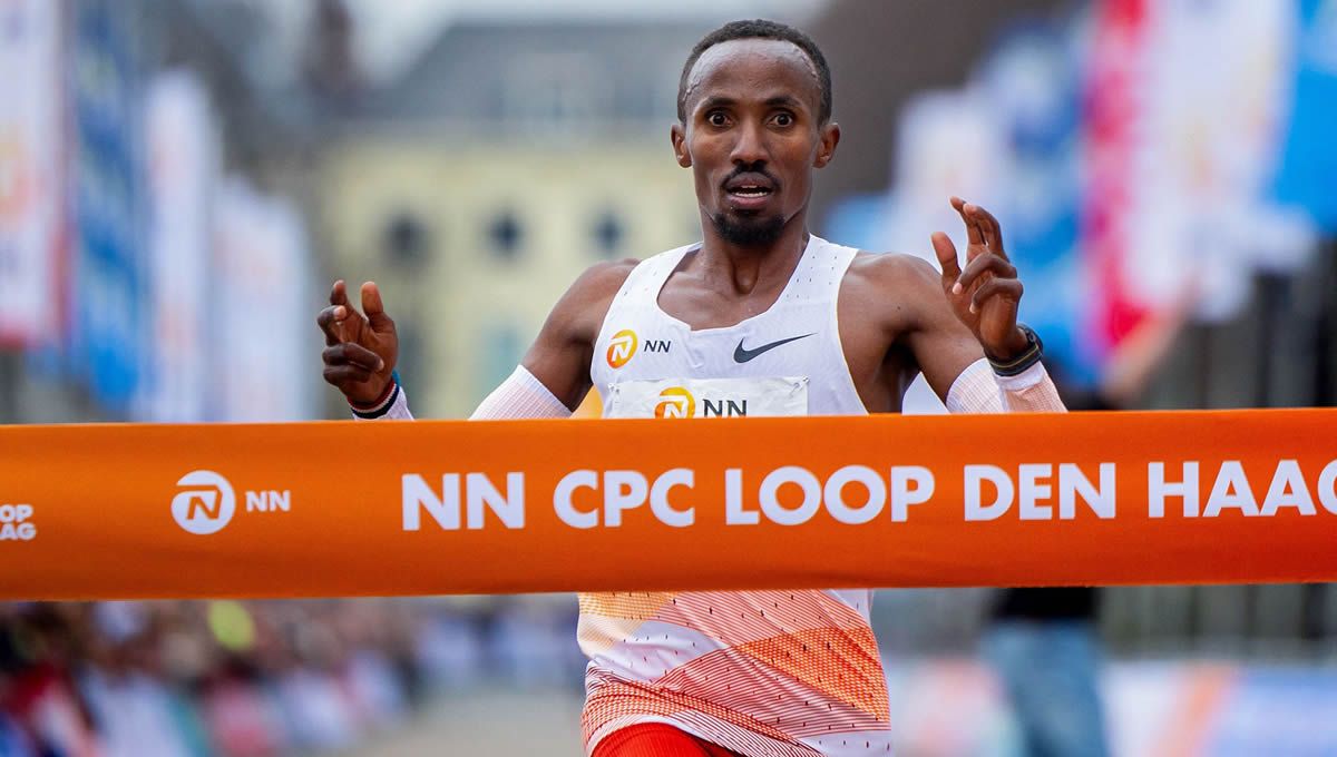 Atleta Abdi Nageeye que utiliza tecnología para medir la glucosa. (Foto: Runners World)