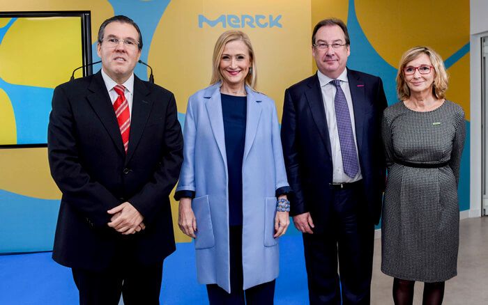 De izd. a drcha.: Rogelio Ambrosi, Cristina Cifuentes, Simon Sturge y María Jesús Cabañas.