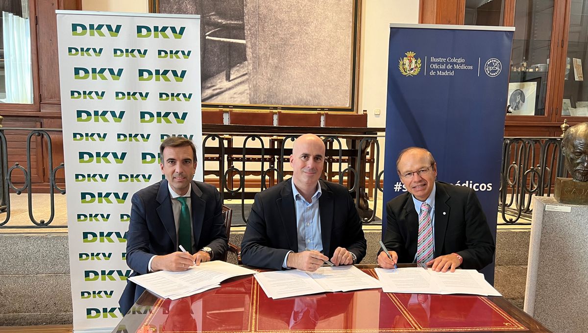 Acuerdo de colaboración entre DKV y el ICOMEM (Foto. DKV)