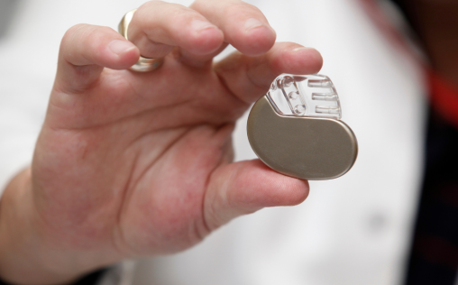 Ingenieros del MIT crean una solución para evitar la fibrosis en implantes médicos