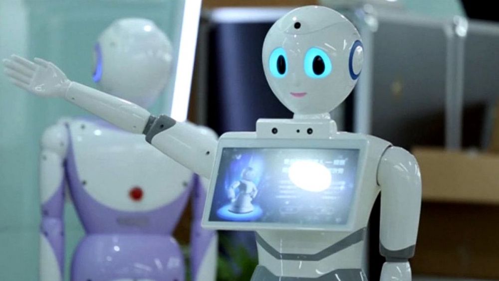 Xiaoyi, el robot que pasa consulta tras aprobar Medicina