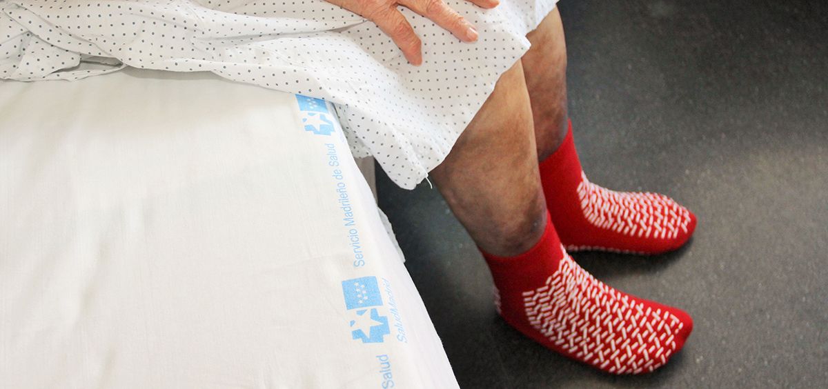 El Clínico dará a sus pacientes calcetines antideslizantes