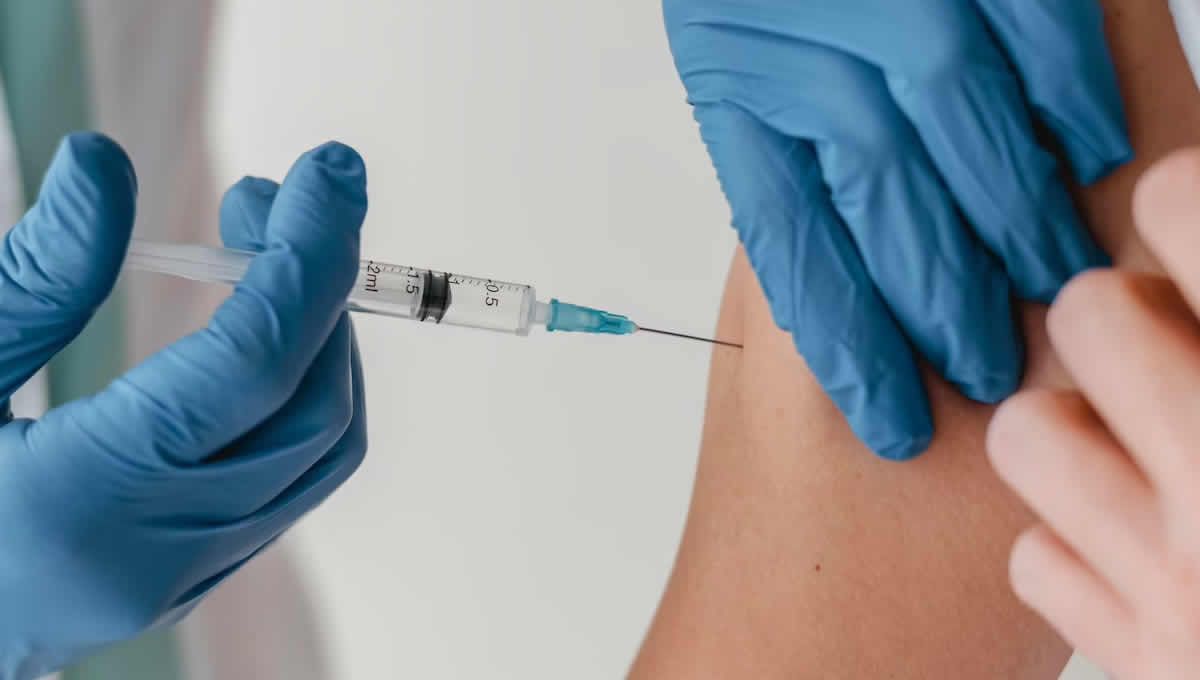 Murcia’s Vaccination Program for 2023: Managing 14,200 Doses of Herpes Zoster Vaccine Adjuvanted with AS01B