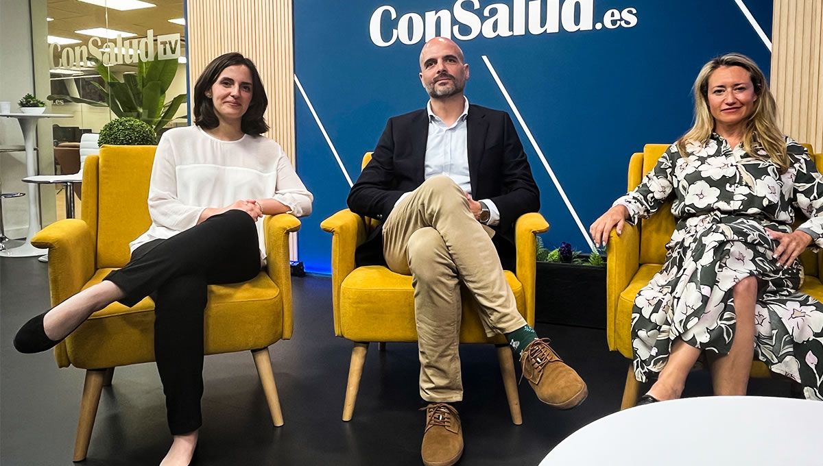 Marina Viñals, José Luis Morán e Isabel Rodríguez, de la UAX, en el coloquio sobre Formación Veterinaria en ConSalud TV