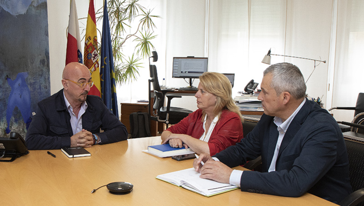 Cesar Pascual se reune con Federación de Municipios de Cantabria (FMC). (Gob. Cantabria)