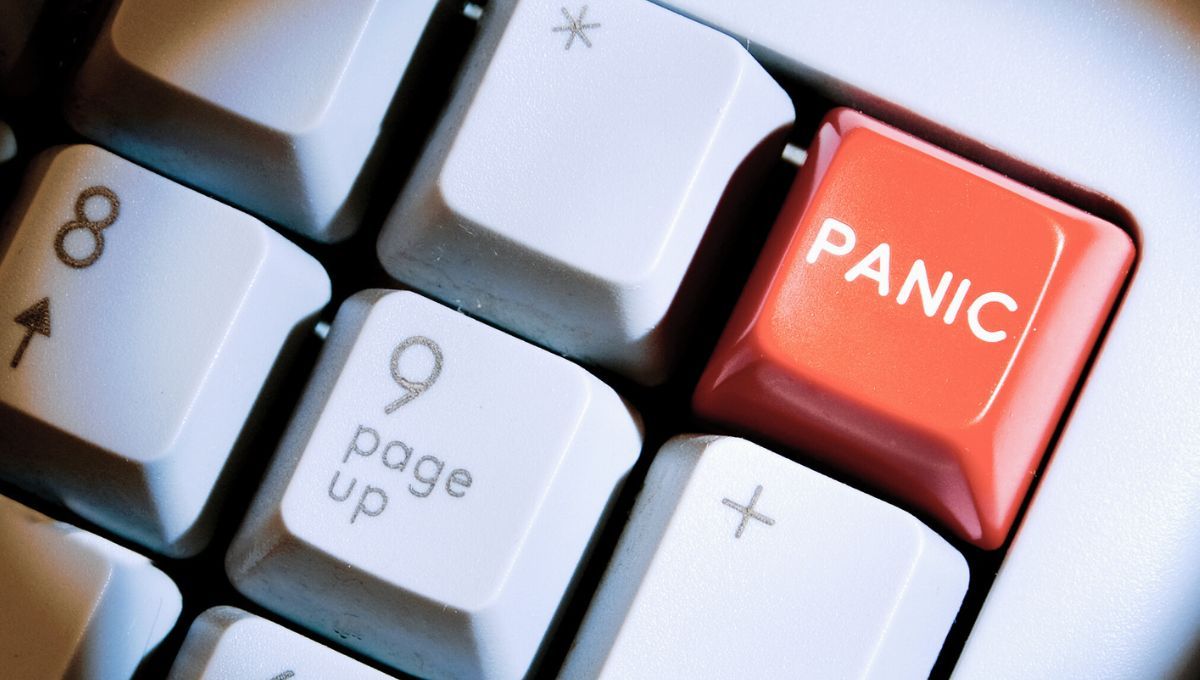 Boton del panico en un teclado (Fuente: Canva)