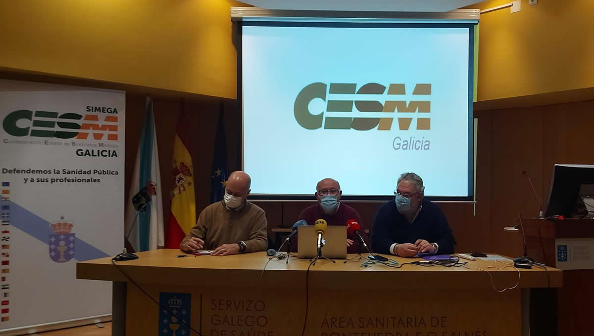 El presidente de CESM Galicia, Ramón Barreiro, el secretario general, Enrique Marra-López, y el delegado de CESM en Pontevedra, Enrique Fernández Carrera-Soler