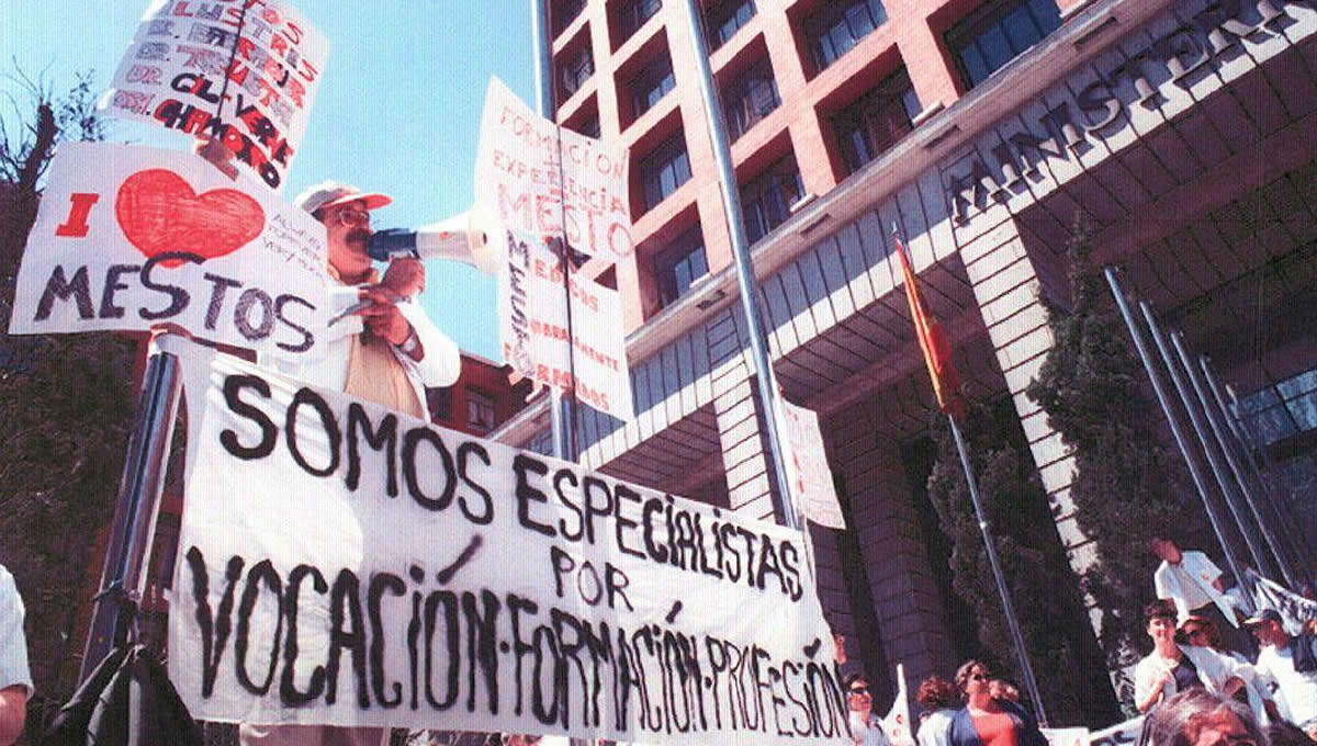 Manifestación de MESTOS frente al Ministerio de Sanidad (FOTO: Metges de Catalunya)