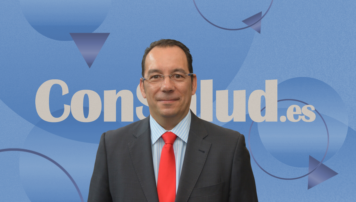 El vicepresidente III del CGE, José Luis Cobos, atiende a ConSalud.es.