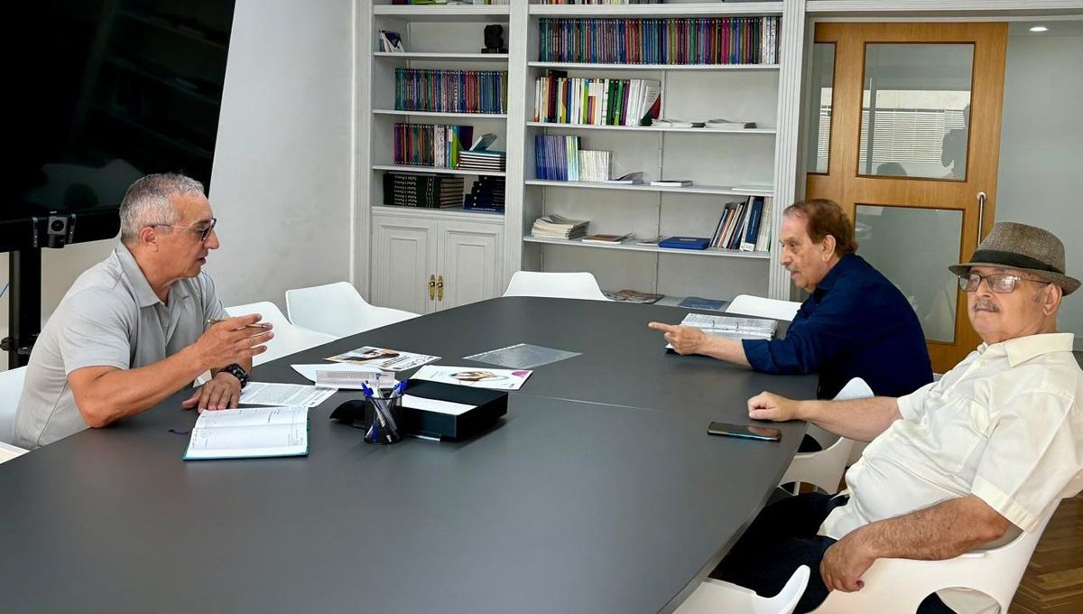 Momento de la reunión entre el presidente del CECOVA y el director de formación de IMECO (Foto: CECOVA)