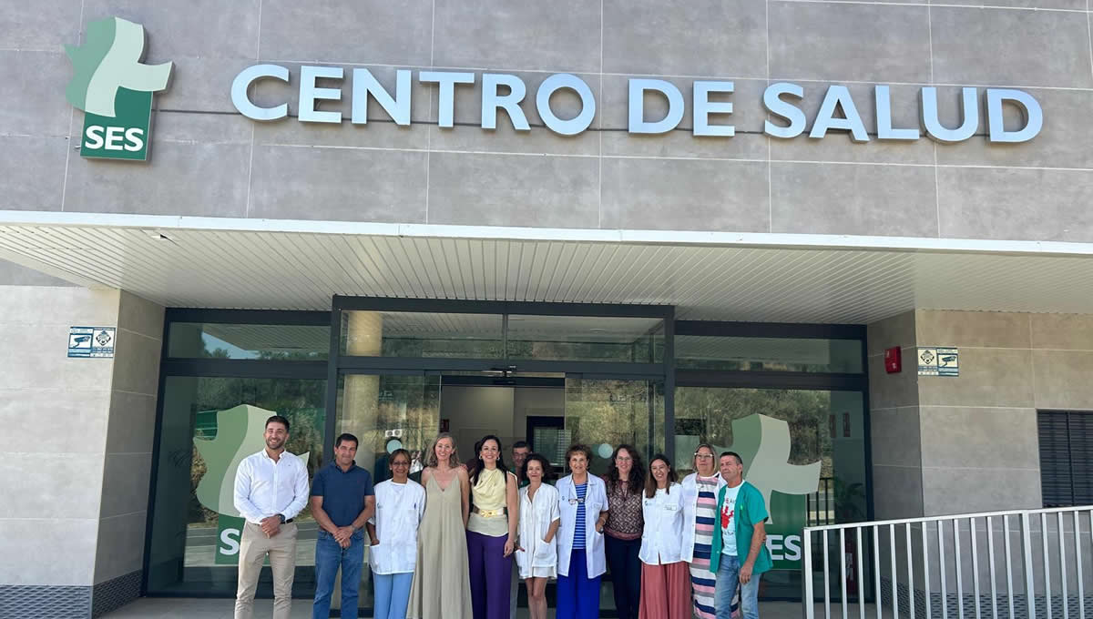Sara Gª Espada ha inaugurado este viernes el nuevo Centro de Salud de Logrosán (Foto: Juntaex.es)