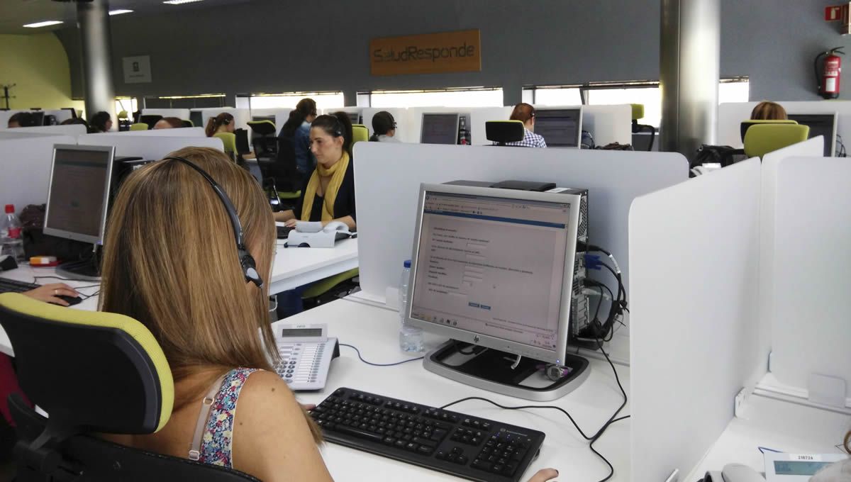 El servicio Salud Responde ha atendido más de 3 millones de llamadas el primer semestre de año (Foto: Junta de Andalucía)