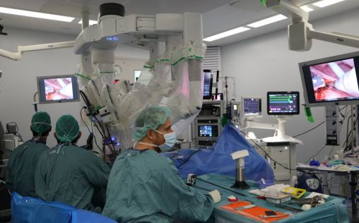 Vall d'Hebron realiza la operación de un tumor del espacio parafaríngeo con una técnica innovadora