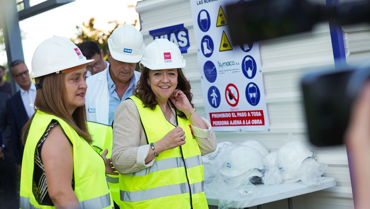 Fátima Matute visita las obras en el Hospital de Fuenlabrada (foto: CAM)