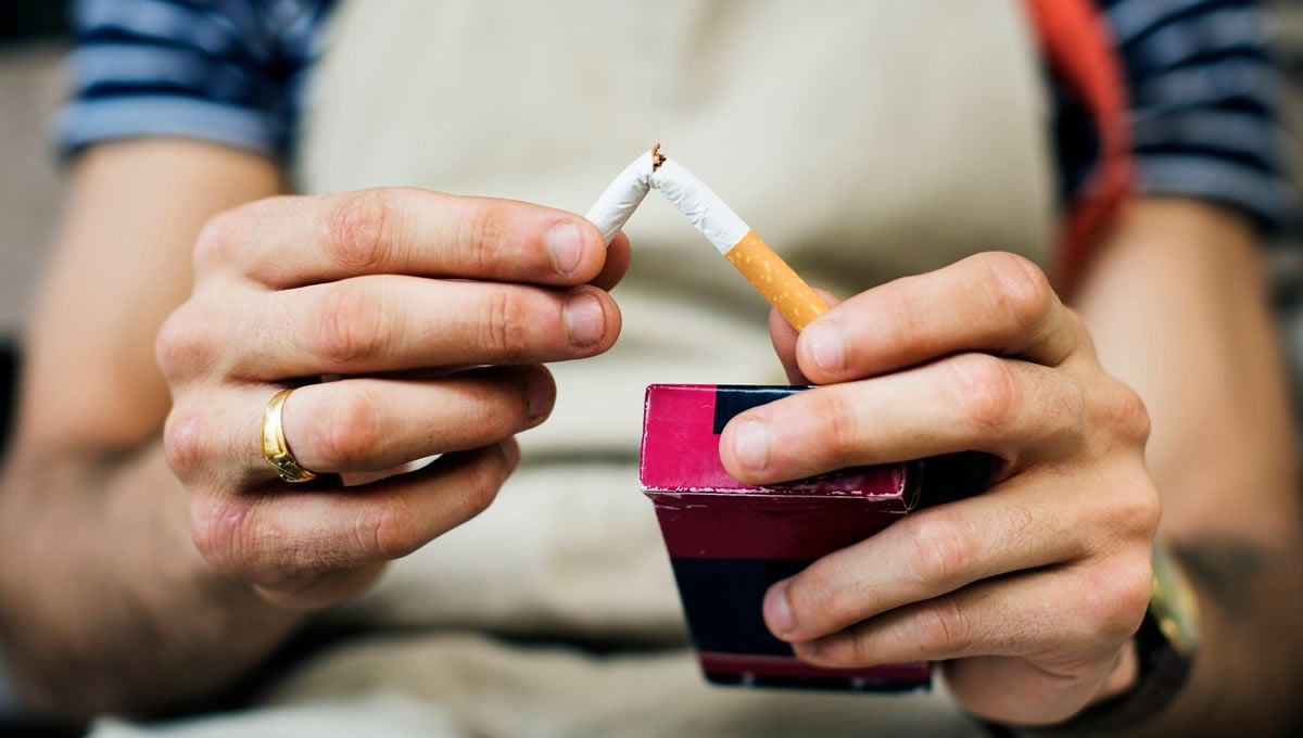 La combinación de un cigarro y un cigarrillo electrónico cuadruplica el riesgo de cáncer de pulmón (Foto: Freepik)