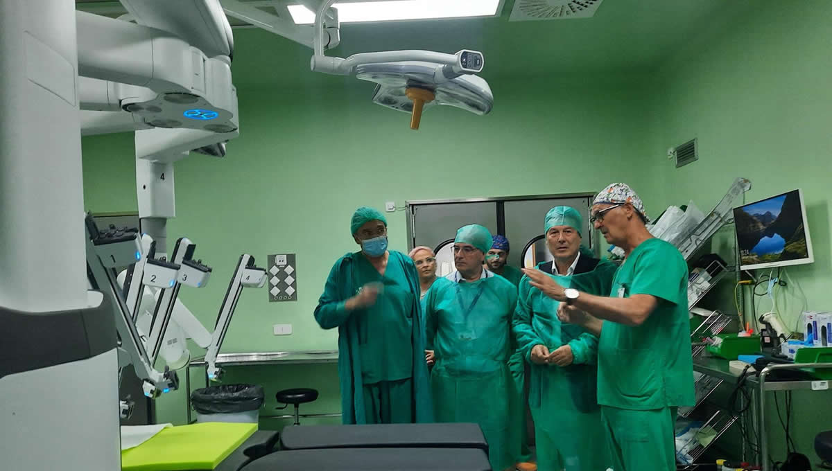 El conseller de Sanidad, Marciano Gómez, en el Hospital General Universitario Doctor Balmis de Alicante (Foto. GVA/EuropaPress)