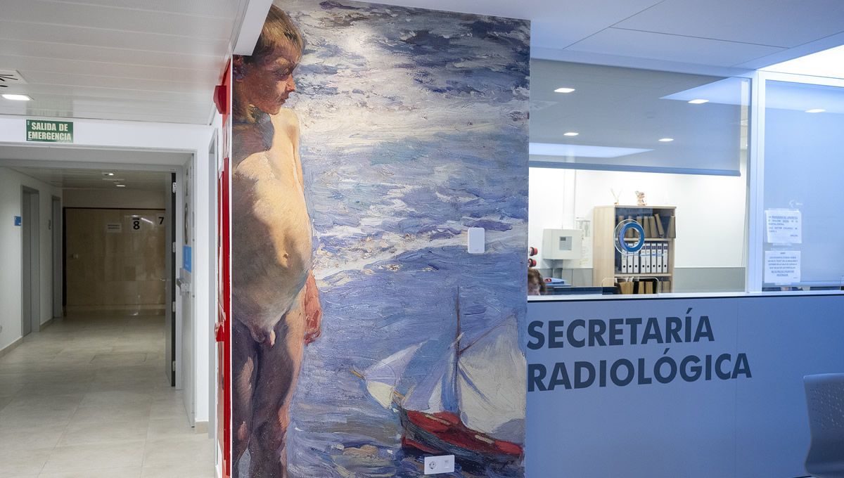 Sala de oncología y radioterapia del Hospital Gregorio Marañón con pintura de Sorolla (Foto: Hospital Gregorio Marañón)