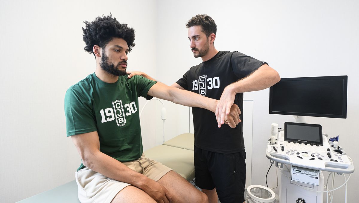 El Hospital Quirónsalud Badalona realiza los reconocimientos médicos del Club Joventut Badalona (Foto. Quirónsalud Badalona)