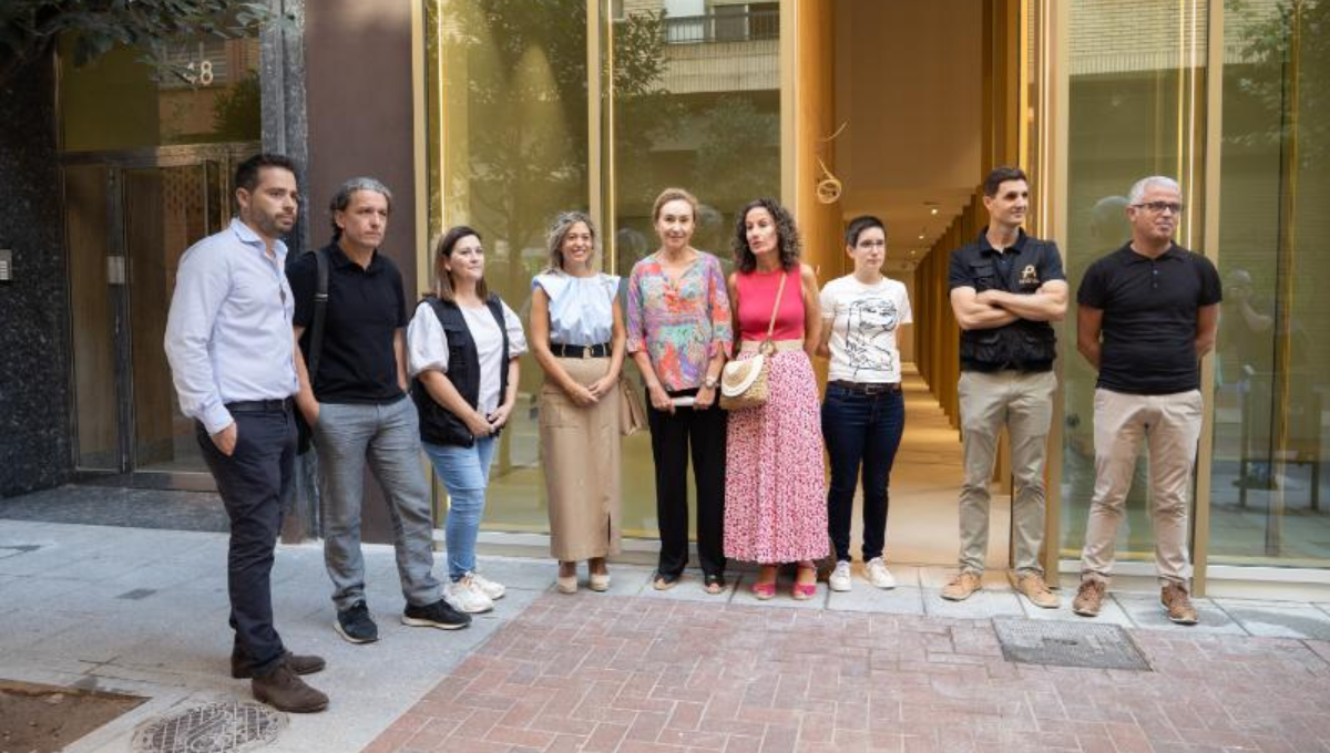 La consejera de Salud y Políticas Sociales, María Martín, visita las obras del Centro Crisis La Rioja. (Gob. de La Rioja)