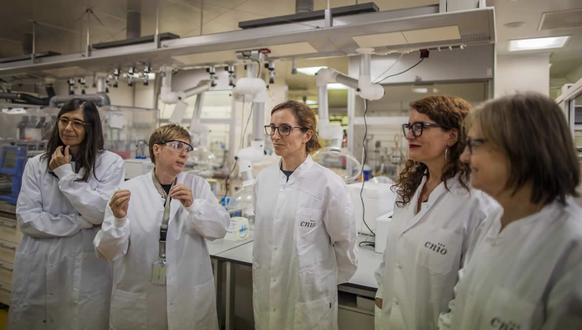 La ministra de Sanidad, Mónica García, visita el Centro Nacional de Investigaciones Oncológicas (Foto: Sanidad)