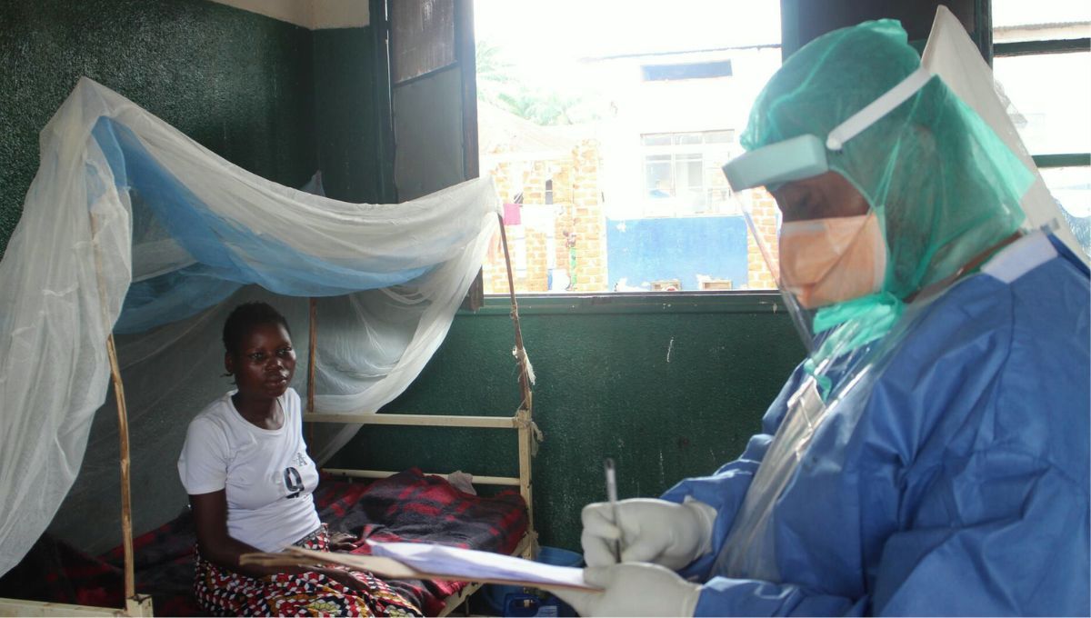 Consulta Mpox a pacientes en el Bolomba General Referral Hospital (Fuente EP MSF)