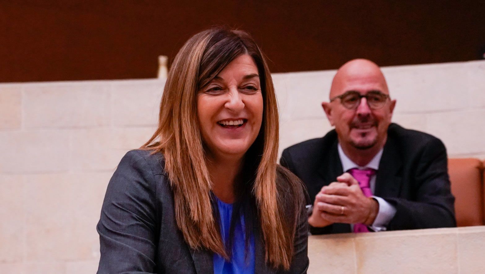 María José Sáenz de Buruaga y César Pascual, en el Parlamento de Cantabria. (Foto: flickr PP Cantabria)