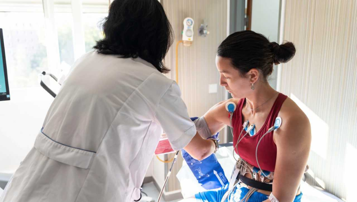 La FJD completa el reconocimiento médico a las jugadoras del Movistar Estudiantes (Foto. Fundación Jiménez Díaz)