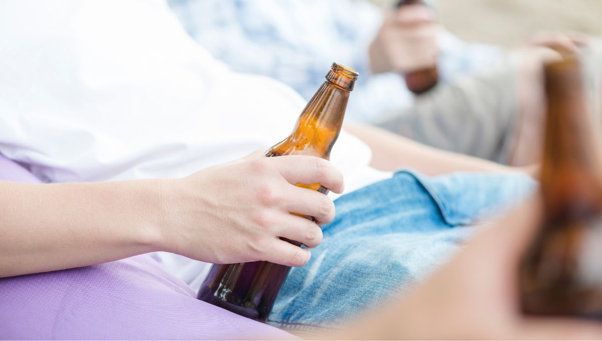 El consumo de alcohol por parte de los jóvenes es un problema de salud pública (Foto. Freepik)