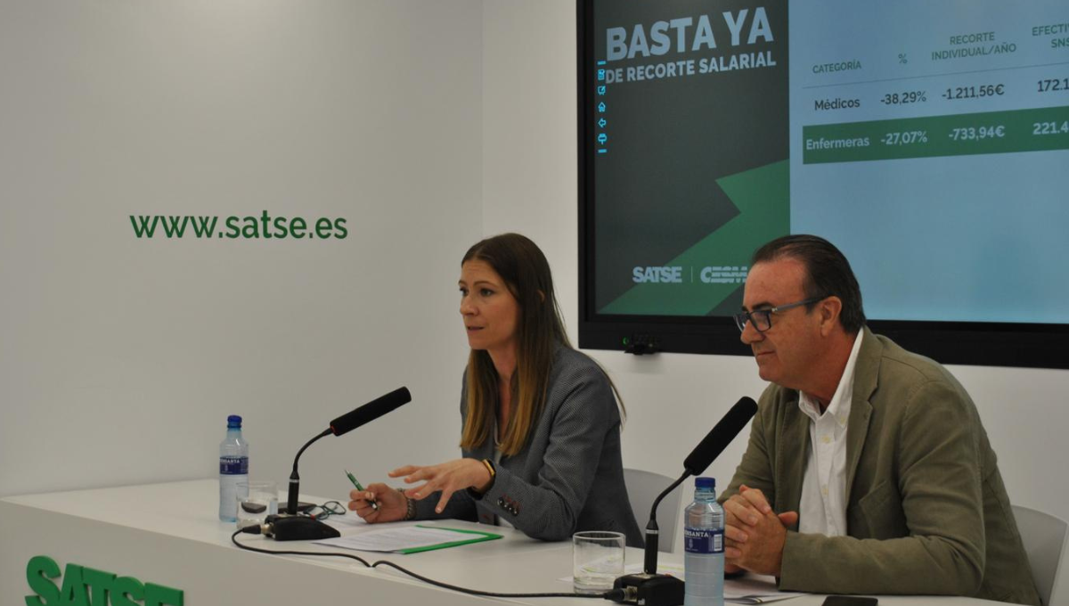 El secretario general de CESM, Víctor Pedrera, y la presidenta de SATSE, Laura Villaseñor, en rueda de prensa. (CESM)