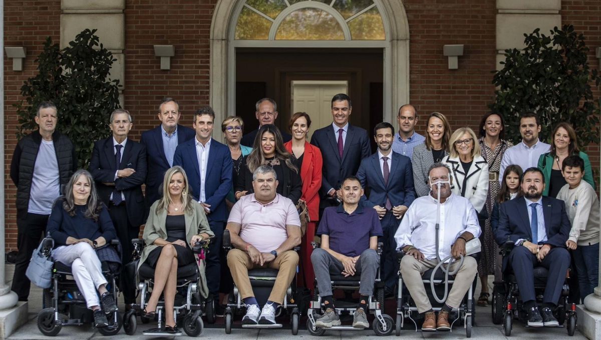 Pedro Sánchez se reúne en Moncloa con pacientes, familiares, cuidadores y asociaciones de personas con ELA (Fuente: Gobierno de España)