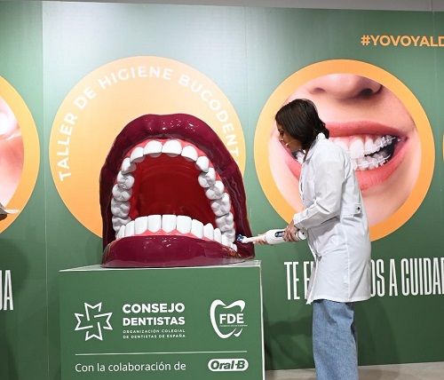 La Dra Carolina Escudero ha explicado cómo realizar una correcta higiene bucodental (Fuente Consejo de Dentistas)