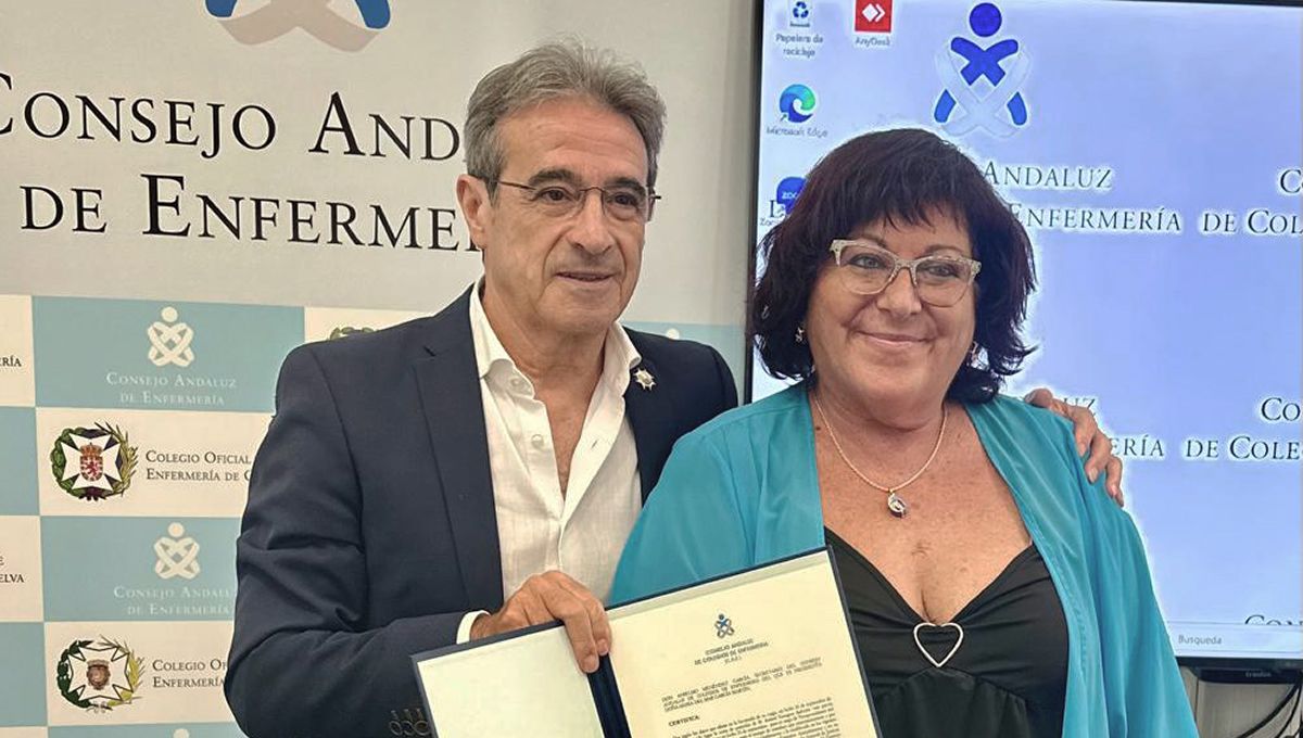 Rafael Campos Arévalo junto a María del Mar García Martín, presidenta del Colegio de Enfermería de Andalucía (FOTO: Colegio de Enfermería de Andalucía)