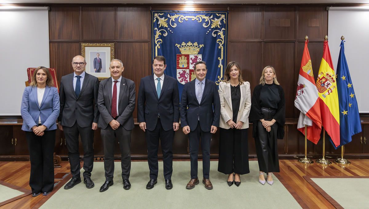 Reunión de Alfonso Fernández Mañueco con los rectores universitarios. (Foto: CyL)