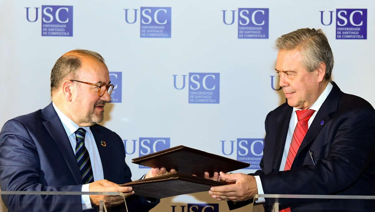 Antonio Gómez Caamaño, conselleiro de Sanidad de la Xunta de Galicia, y Antonio López Díaz, rector de la Universidad de Santiago de Compostela (FOTO: Xunta de Galicia)