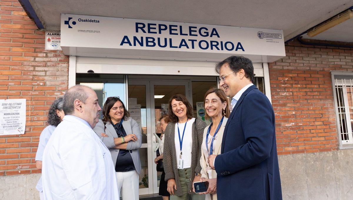 Alberto Martínez, consejero de Salud de País Vasco, visita un centro de salud de Osakidetza (Foto. Gobierno de País Vasco)